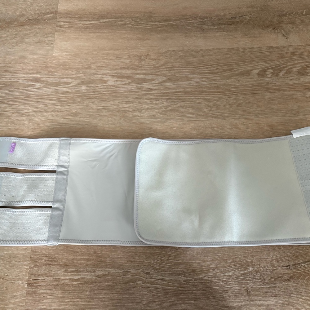 White Adjustable Waist Support Belt